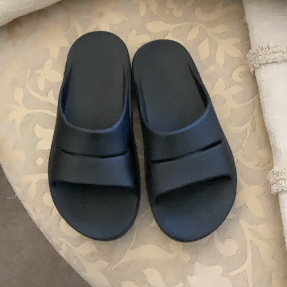 OOFOS Adults' OOahh Recovery Sport Slides
Unisex M 12 W 10 - Picture 9 of 11